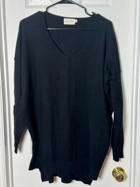 Dreamers by Debut Black Oversized V-Neck Tunic Sweater M/L